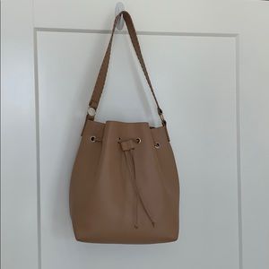 Bucket bag